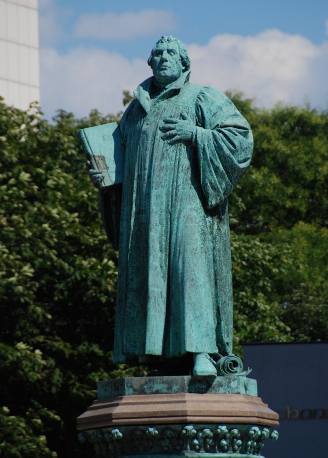 martin-luther-statue-1415991