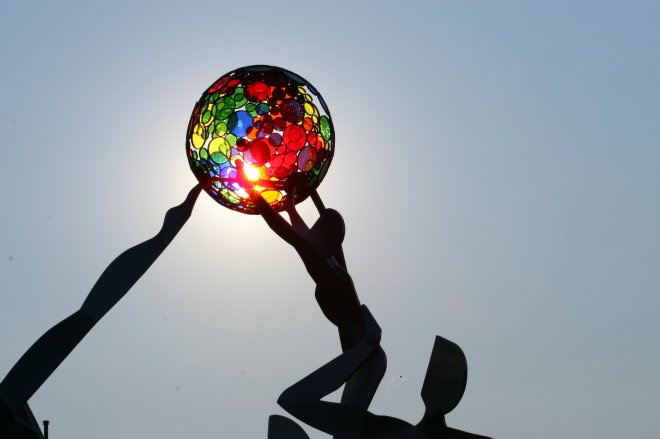 figures-at-play-1188577